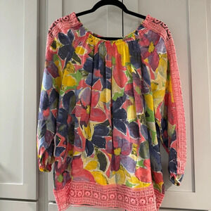 Hope and Harlow Pastel Floral Watercolor Print with Lace Trim Pull Over‎ Blouse
